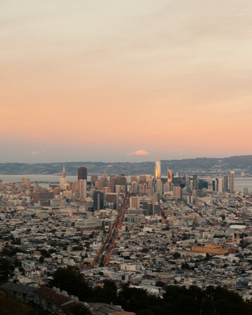 San Francisco skyline at dusk seen from Twin Peaks